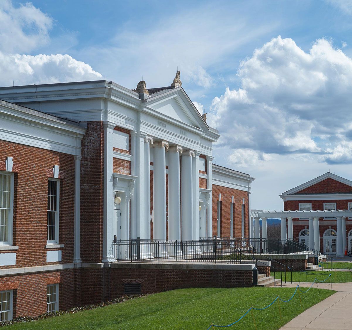 og_wwwcommercevirginiaedu_centers_galant.jpg